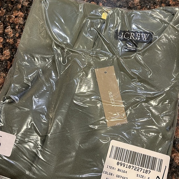 J. Crew Women’s Sleeveless sheath dress in drapey crepe (Green) - Picture 4 of 4